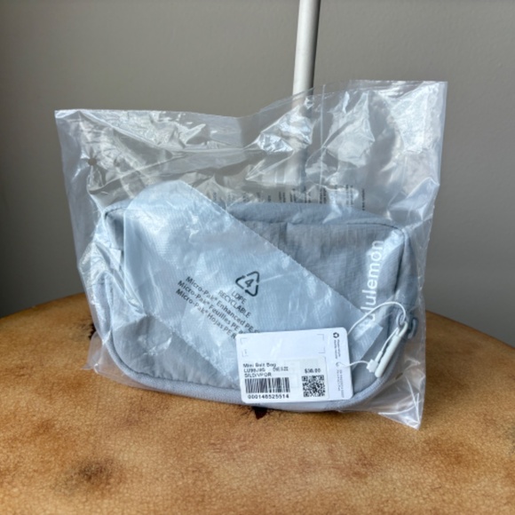 Lululemon Mini Belt Bag - Picture 3 of 8
